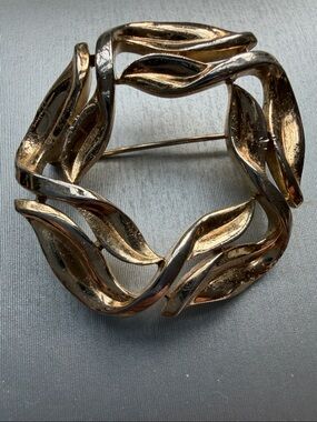 Vtg. Crown Trifari Gold & Silver Wreath Brooch - Classic